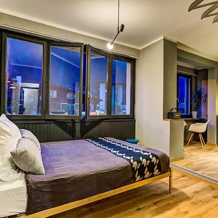Center Luxury Apartment *